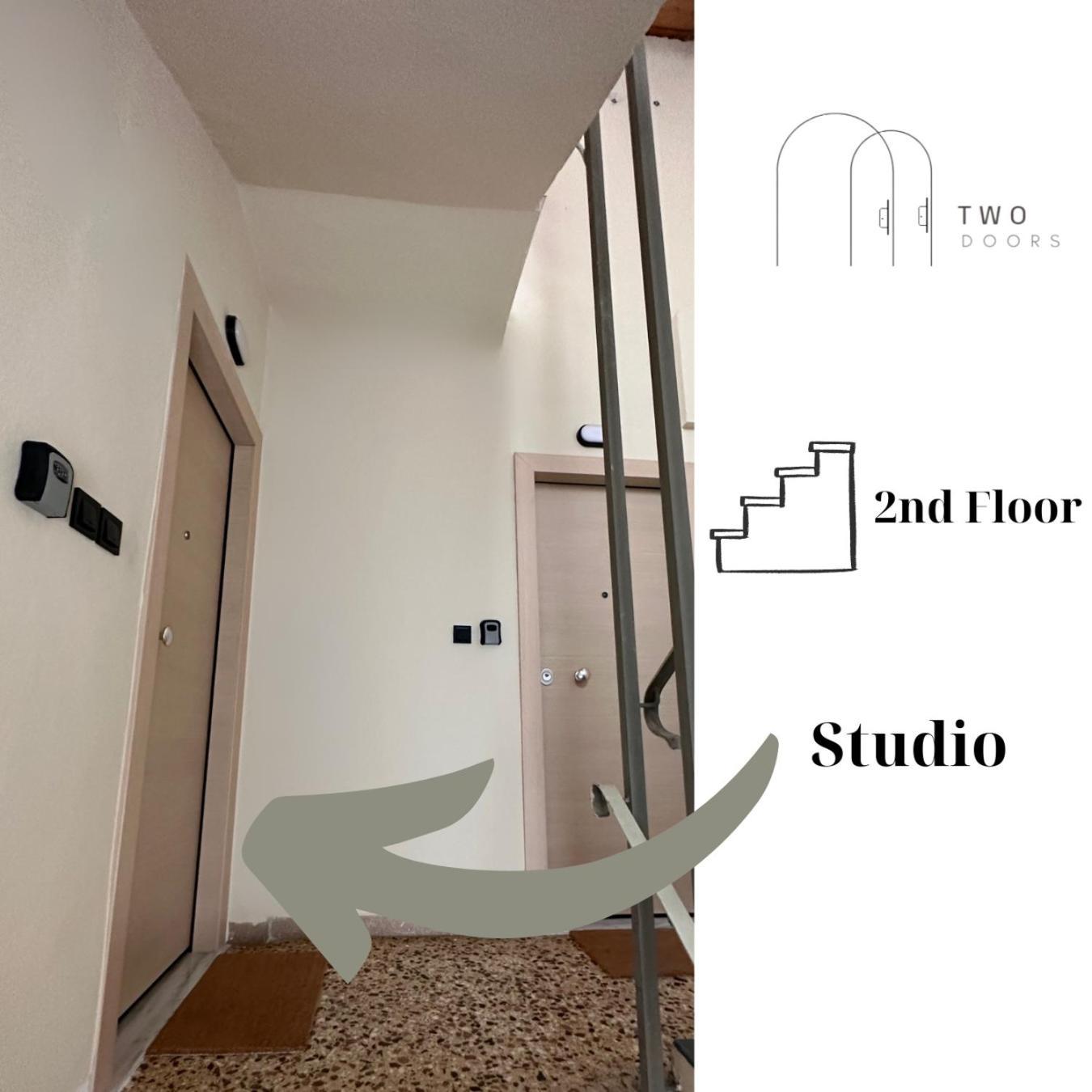 Appartamento 2 Doors Kavala Esterno foto